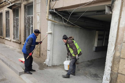 Nəsimi rayonunda təmir və boyanma işləri aparılıb