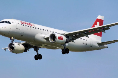 Sinqapura uçan “Boeing” Bakıya təcili eniş edib