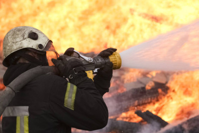 Nərimanovda yanğın: elektrik lövhəsi yanıb