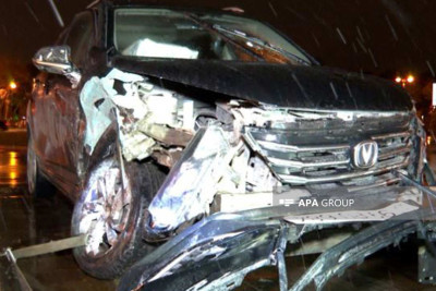 Azneft dairəsində “Changan” və “BMW” toqquşub