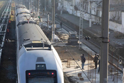 Biləcəri dəmir yolu stansiyasında yeni platformalar tikilir