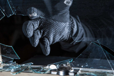 Nərimanovda vətəndaşdan 25 min manat oğurlanıb