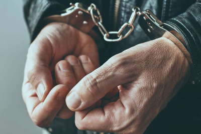 Yasamalda 1 nəfər mağaza, bərbərxana və avtomobil qarət edib