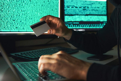 Nərimanovda vətəndaşın kartından pul oğurlanıb