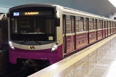 Bakı metrosunda halı pisləşən kişi ölüb