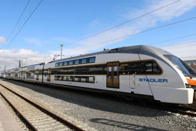 Sumqayıtdan paytaxta gələn ekspres qatar gecikmə ilə gəlib