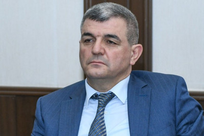 Fazil Mustafaya hücum edənlərin məhkəməsi başlayıb