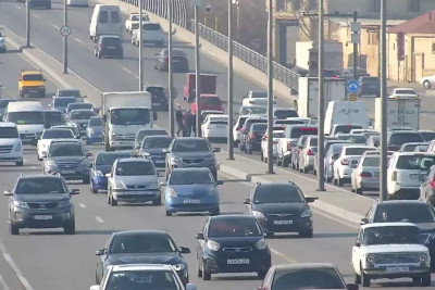 Ziya Bünyadov prospektində qəza: “20 Yanvar” stansiyası istiqamətində sıxlıq yaranıb – FOTO