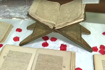 Bakıda qədimi Quran kitablarının sərgisi keçirilir – VİDEO