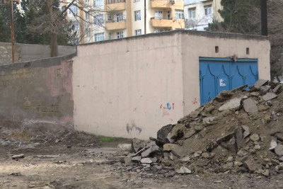 Nizami: Naxçıvanski küçəsində qarajlar abadlaşdırmağa maneə törədir
