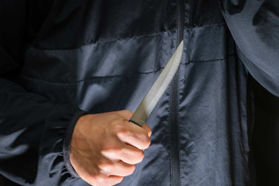 Binədə oğlan sevgilisinə görə taksi sürücüsünü bıçaqlayıb