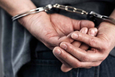 Tibbi avadanlıq satmağı vəd edən dələduz saxlanılıb