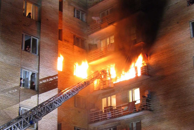 Suraxanı rayonunda yaşayış binasında yanğın olub