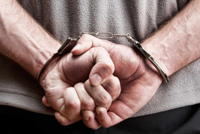 Səbaildə üzərində avtomat gəzdirən şəxs tutulub