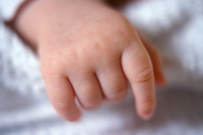 Arvad həkimlə əlbir olaraq ərini aldatdı: süni mayalanmada başqa kişi donor olub