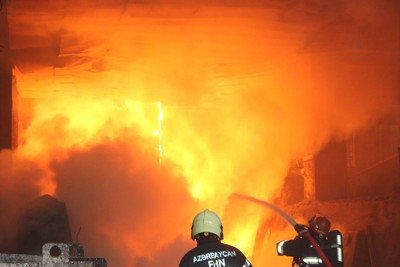 Nərimanovda 100 kv.m sahəsi olan obyekt yanıb