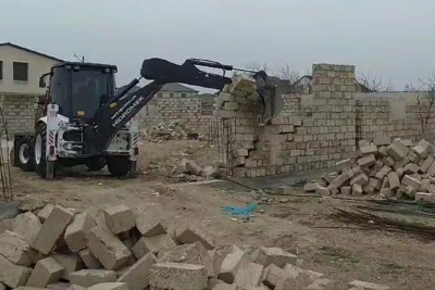 Buzovnada qanunsuz tikililər sökülüb – VİDEO