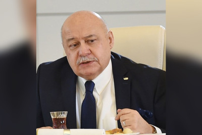 Elbay Qasımzadəyə orden təqdim olunub