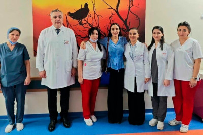 Leyla Əliyeva klinikada olub, uşaqlara hədiyyələr paylayıb