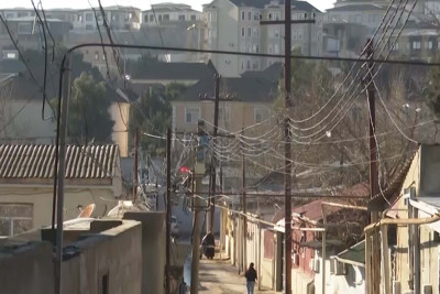 Yasamal: Ümid Əkbərov küçəsi qaranlığa qərq olub