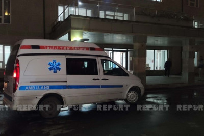 Mərdəkanda 20 yaşlı gənc özünü bıçaqlayıb