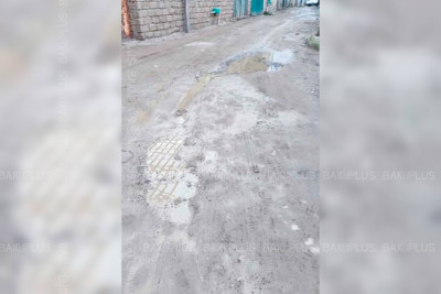 Polad Həşimov küçəsində yollar illərdir təmir olunmur