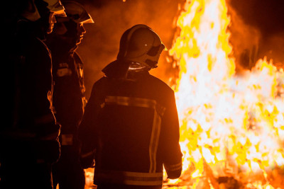 Xəzər rayonunda fermada yanğın olub