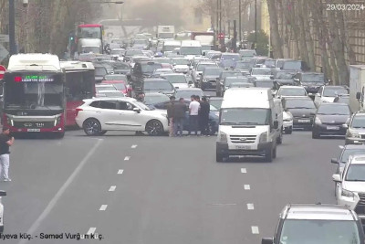 Zərifə Əliyeva küçəsində yol qəzası baş verib