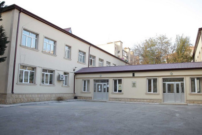 Bakıda bloger ana məktəbdə başqa şagirdi döyüb