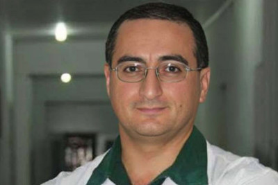 Sevgilisi ilə həyat yoldaşını döyən həkim işlədiyi klinikadan qovulub