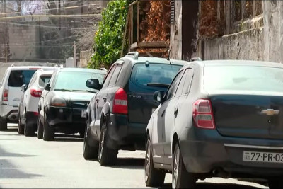 “AzParking” səbəbindən məhəllədaxili yollarda xaos yaranıb