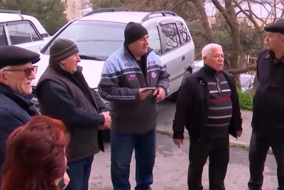 Yeni Günəşlidə baxımsız qalan küçə 10 ildir bərbad vəziyyətdədir