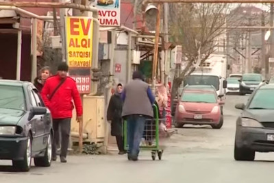 Biləcəridə vətəndaşlar və sürücülər eyni yoldan istifadə edirlər – VİDEO