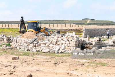 Zirə və Şüvəlanda qanunsuz tikililər sökülüb