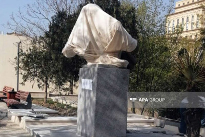 Çingiz Aytmatovun abidəsi parka yerləşdirilib