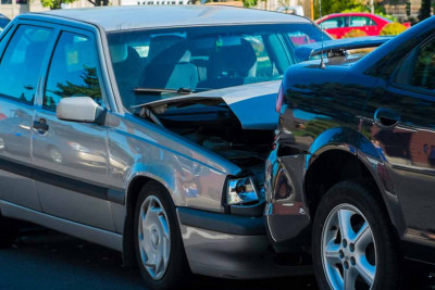 Nərimanovda yol qəzası: 2 nəfər xəsarət alıb