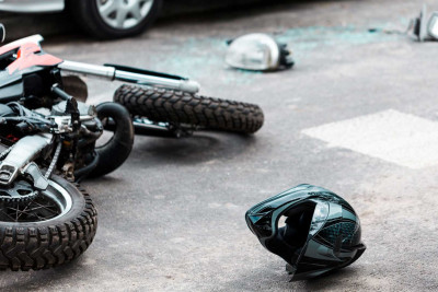 Qaradağda xəsarətlə nəticələnən yol qəzası baş verib