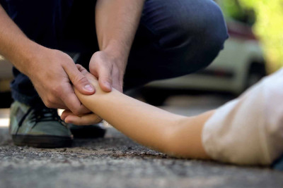 Xətai rayonunda azyaşlı uşağı avtomobil vurub