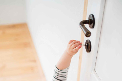 Paytaxtda 2 uşaq xilas olunub – VİDEO