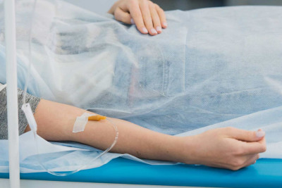 Yasamalda 19 yaşlı qızı motosiklet vurub