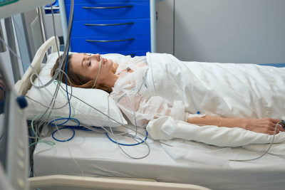 Xəzər rayonunda 17 yaşlı qız qəzaya uğrayıb