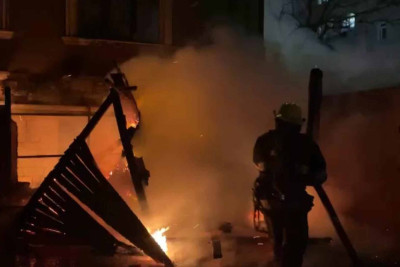 Səbaildə onsəkkizmərtəbəli yaşayış binası yana bilərdi