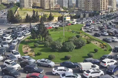 Ziya Bünyadov prospektində nasaz avtomobil sıxlıq yaradıb