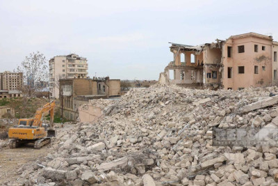 Bakıda köhnə məktəbin altında qədim tikili aşkarlanıb