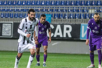 “Neftçi”nin futbolçusu yubiley qola imza atıb