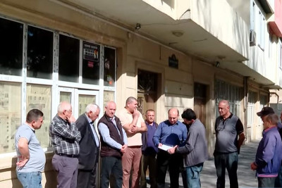 Binəqədidə sakinlər 18 ildir evlərinə çıxarış ala bilmirlər