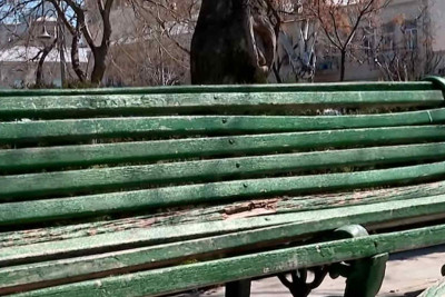 Səməd Vurğun bağında quraşdırılan oturacaqlar yararsız vəziyyətdədir