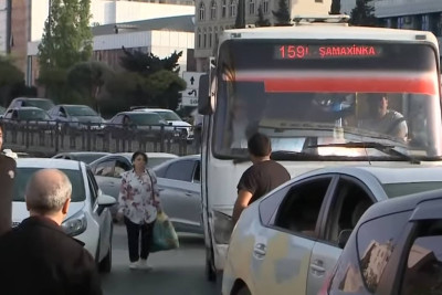 “20 Yanvar” dairəsi yaxınlığında avtobuslar üçün heç bir şərait yoxdur