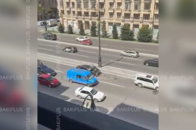 Heydər Əliyev prospektində 4 maşın toqquşub – VİDEO