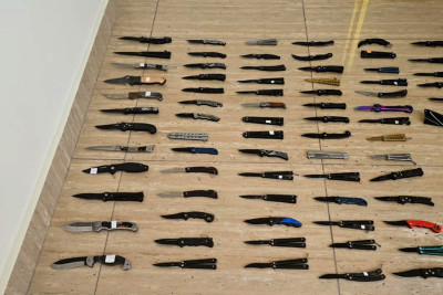 Bakının 3 rayonunda kəsici alətlər mağazalardan müsadirə edilib